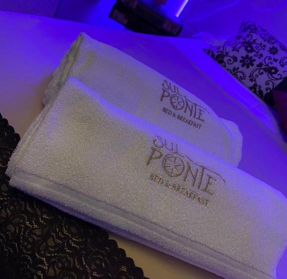 اتاق لوکس با بالکن, B&b Sul Ponte