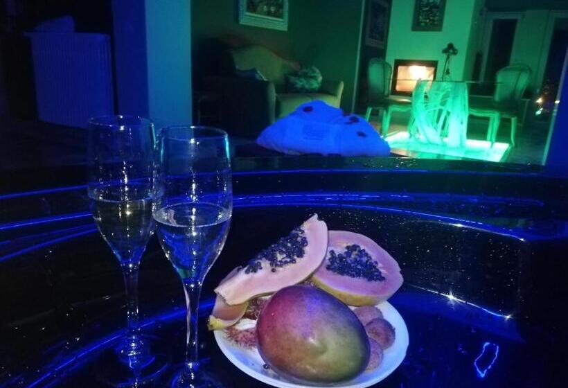 اتاق لوکس با تخت بزرگ, B&b Sul Ponte