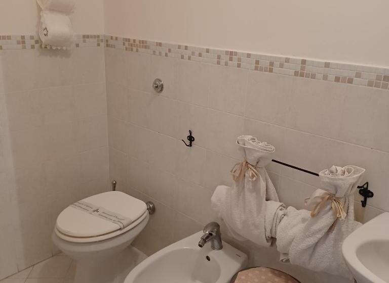 标准间, La Corte Delle Vanità
