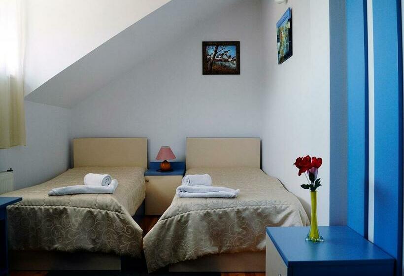 Номер Стандарт с Балконом, Family Hotel Miglena