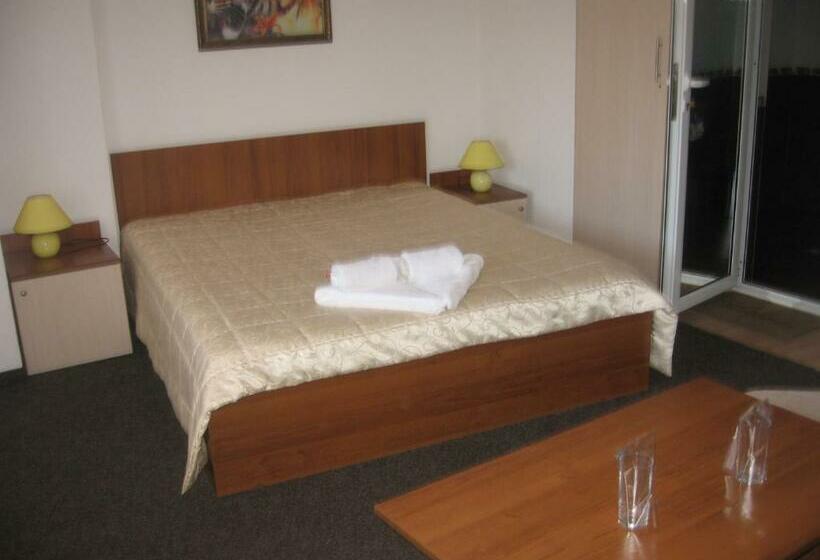 Номер Стандарт с Балконом, Family Hotel Miglena
