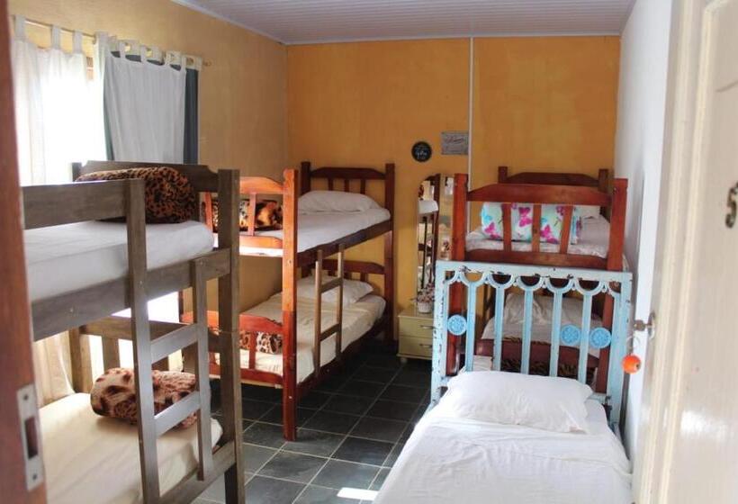 Кровать в Общей Комнате, Hostel Yellow House Mg
