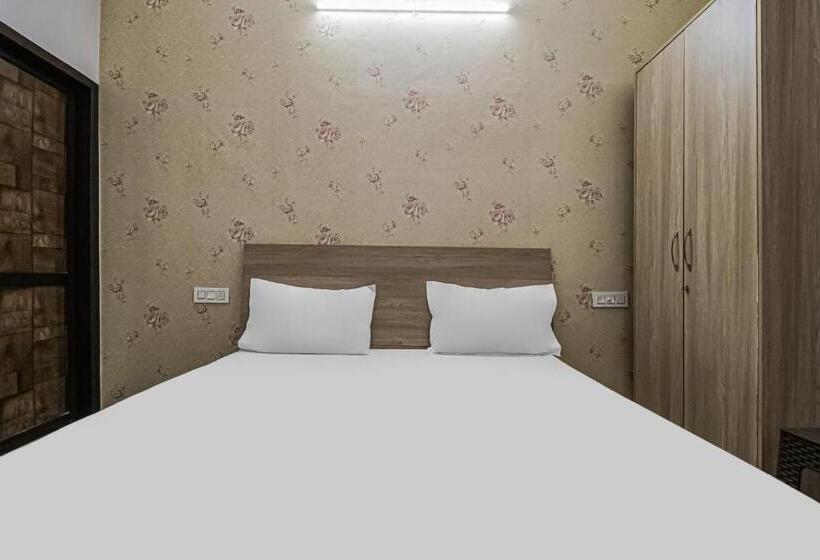 اتاق کلاسیک سه تخته, Oyo 82616 Prime Property