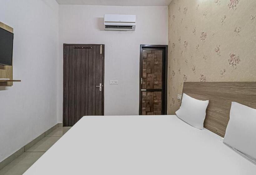 اتاق کلاسیک سه تخته, Oyo 82616 Prime Property