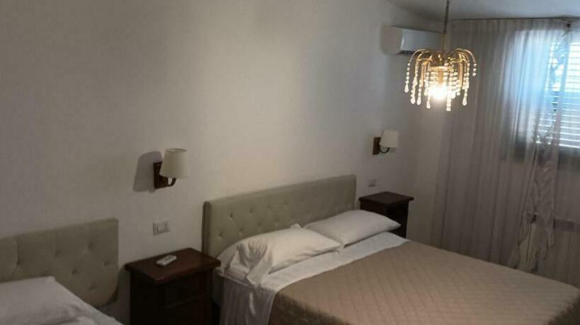 اتاق لوکس چهار تخته, Modular King Suite   Intera Suite 9 Posti Letto O Singole Camere Da 2 E 4 Posti Letto