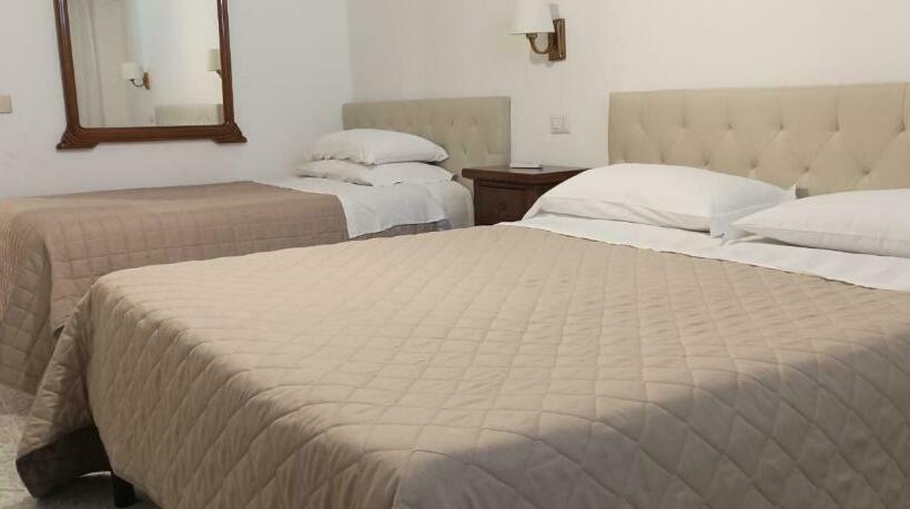 اتاق لوکس چهار تخته, Modular King Suite   Intera Suite 9 Posti Letto O Singole Camere Da 2 E 4 Posti Letto