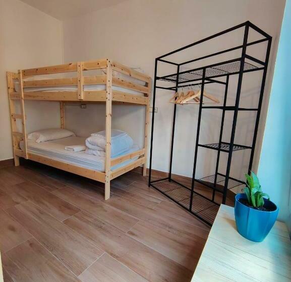 4인용 스탠다드 룸, Green Hostel Oviedo