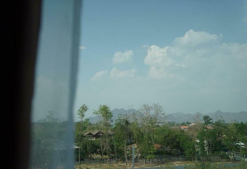 带大床的标准间, The Charlotte Smart Hotel Lopburi