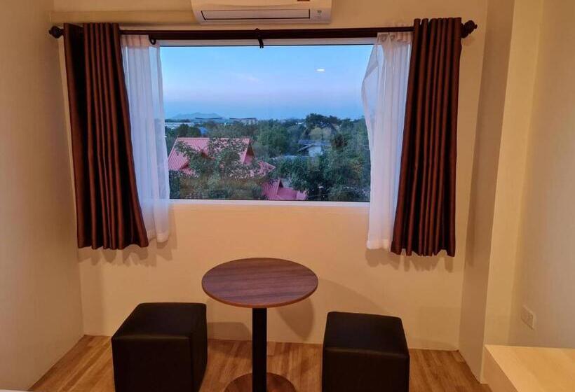 带大床的标准间, The Charlotte Smart Hotel Lopburi