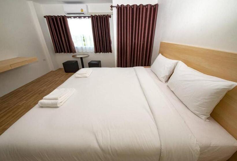 带大床的标准间, The Charlotte Smart Hotel Lopburi