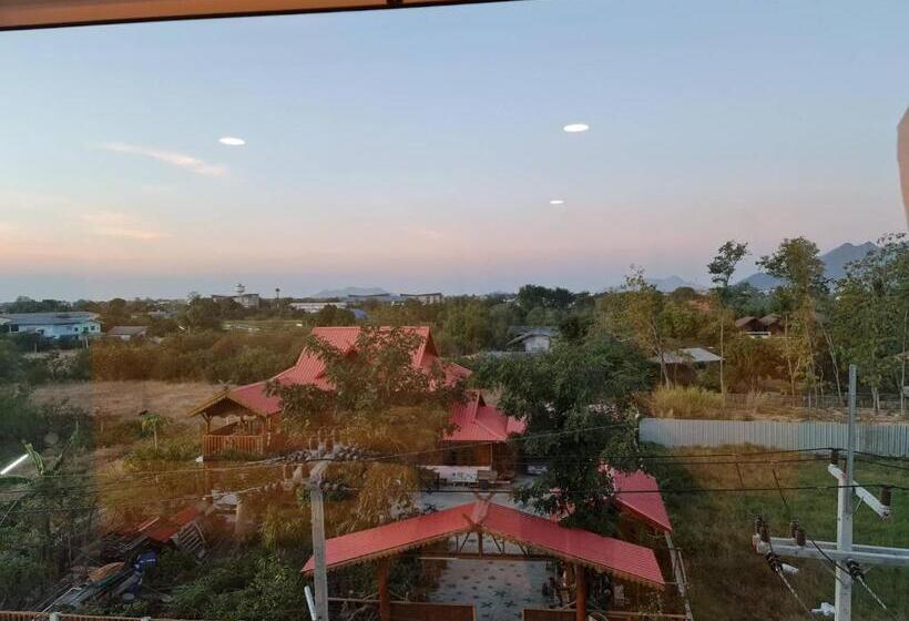 豪华房间, The Charlotte Smart Hotel Lopburi
