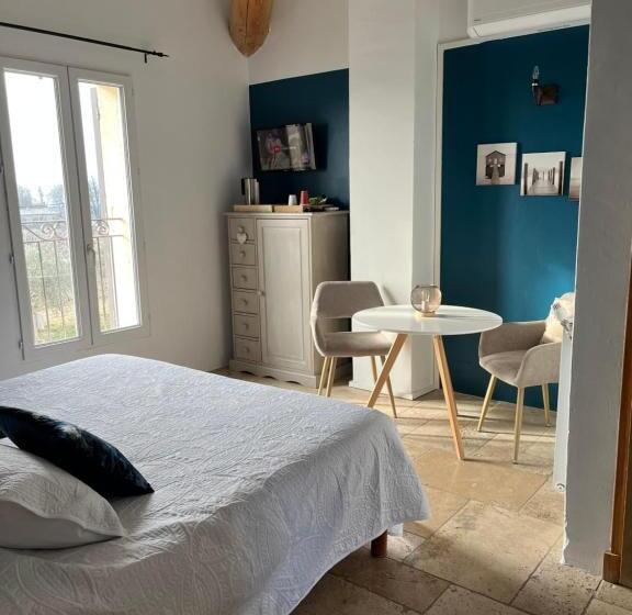 Люкс Кровать Кинг, Maison D Hôtes Bastide St Victor à 2,5 Kilomètres De Lourmarin