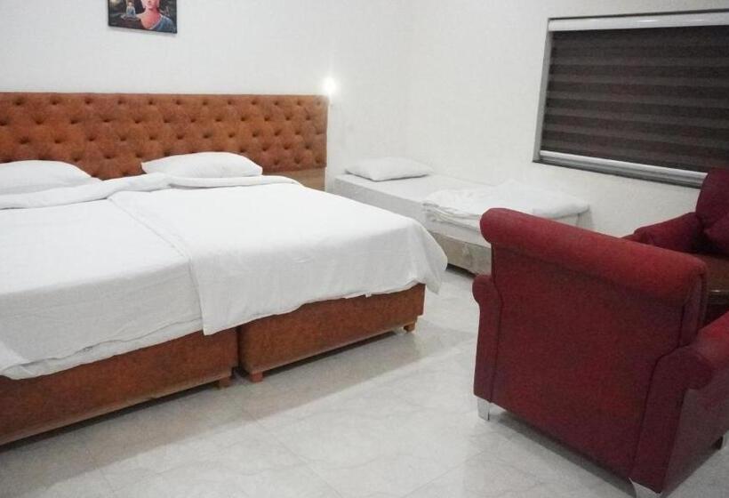 اتاق لوکس یک تخته, The Rajgir Residency