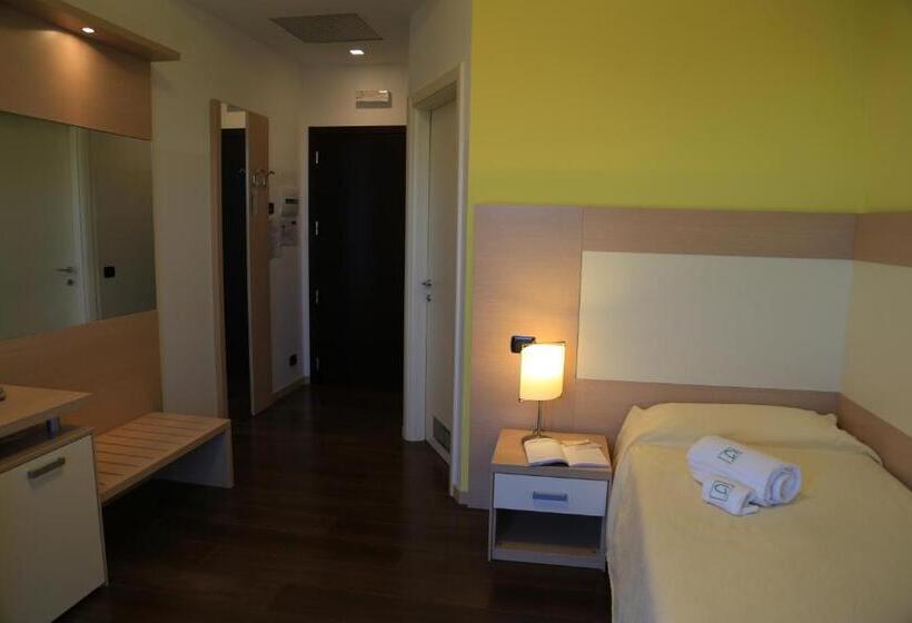 اتاق استاندارد یک نفره, Groane Hotel Residence