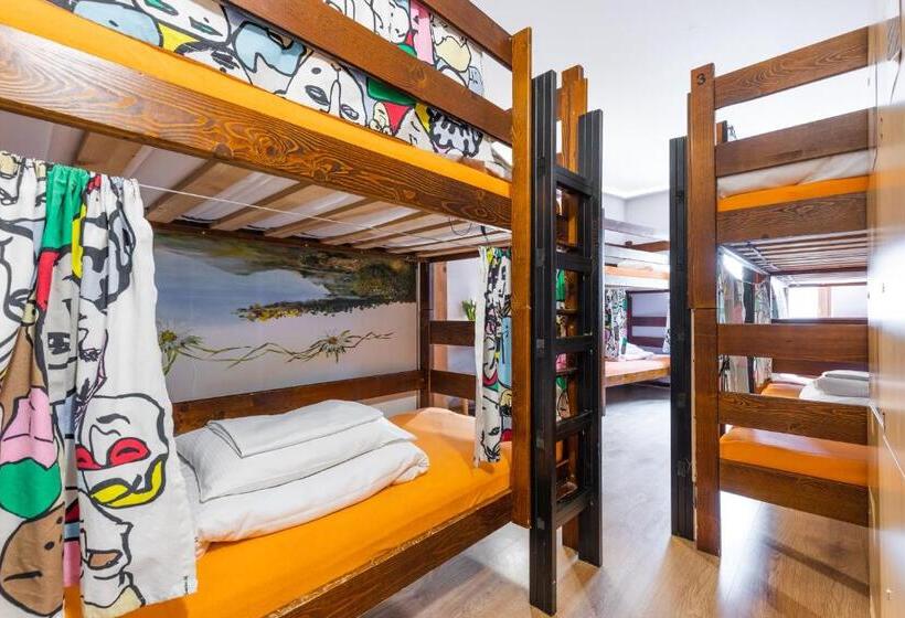 共用房间的床, Top Hostel Pokoje Gościnne