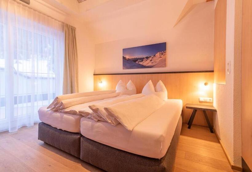 Апартаменты 3 Спальни, Garni Martina