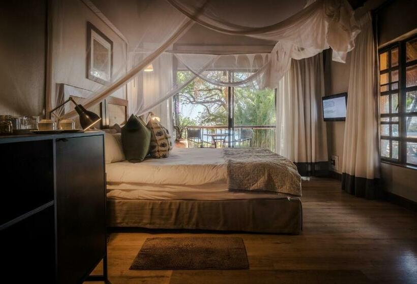 اتاق لوکس با بالکن, Chobe Marina Lodge