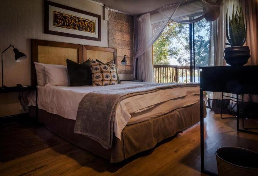 اتاق لوکس با بالکن, Chobe Marina Lodge