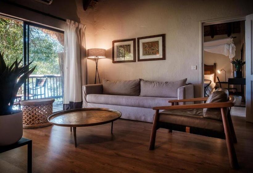 سوئیت با بالکن, Chobe Marina Lodge