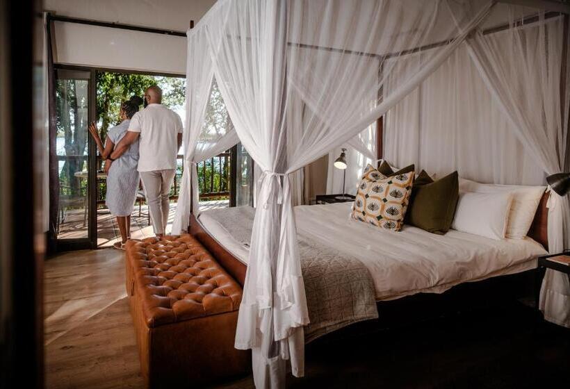 سوئیت با بالکن, Chobe Marina Lodge