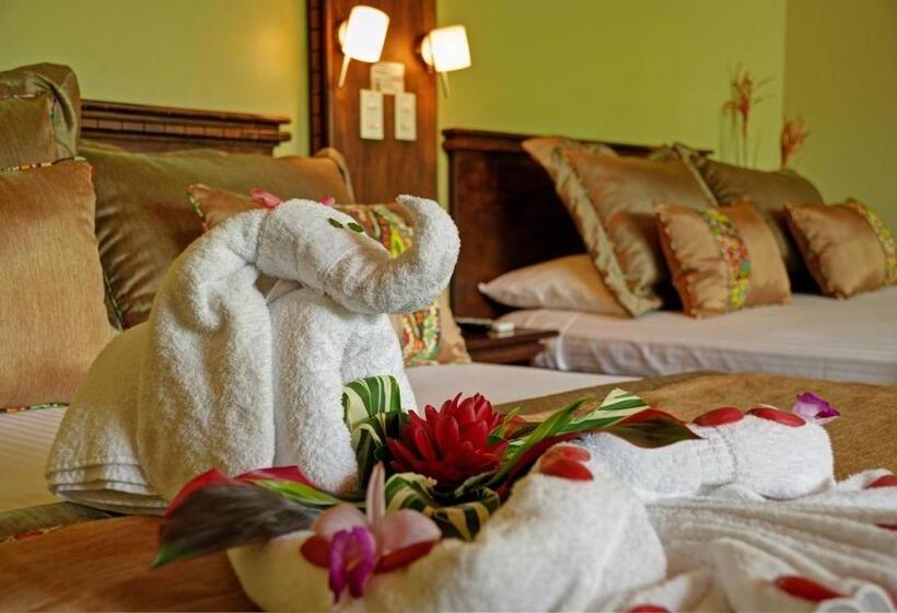 Полулюкс с Бассейном, Volcano Lodge, Hotel & Thermal Experience