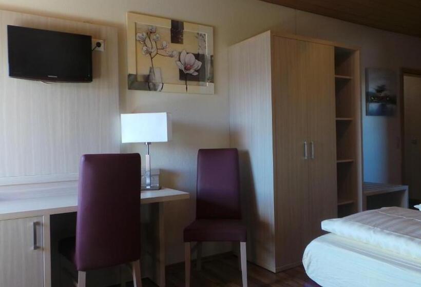 Номер Стандарт Трехместный, Rhönblick Landhotel   Restaurant   Countrypub