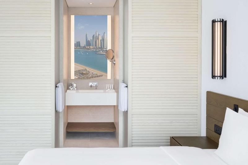 スーペリアトリプルルーム, Radisson Beach Resort Palm Jumeirah
