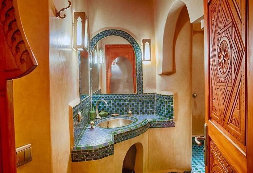 Superior Oda, Riad Kenzo