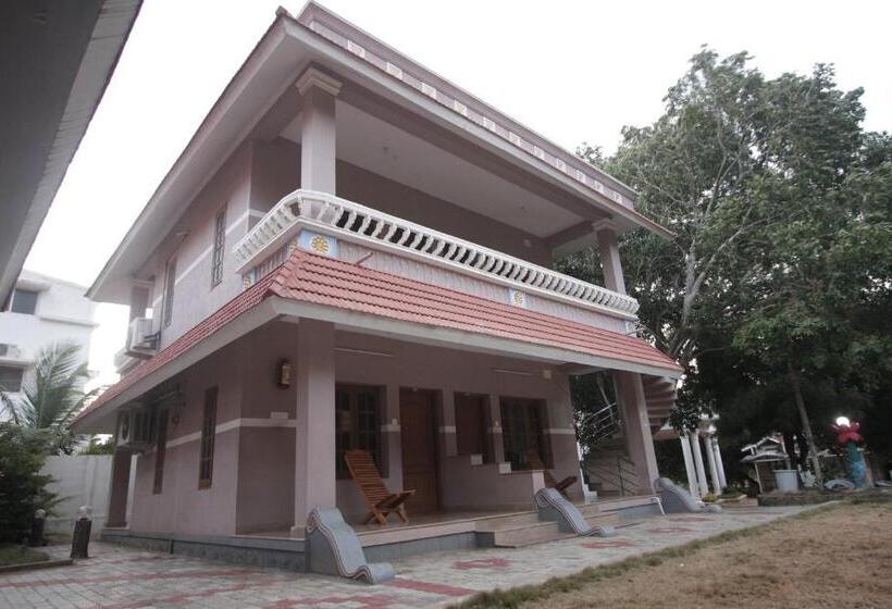 Номер Deluxe, Srishty Garden Resorts