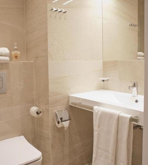 Quarto Familiar, White