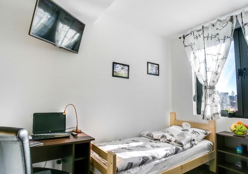 스탠다드 룸, Hostel Moving