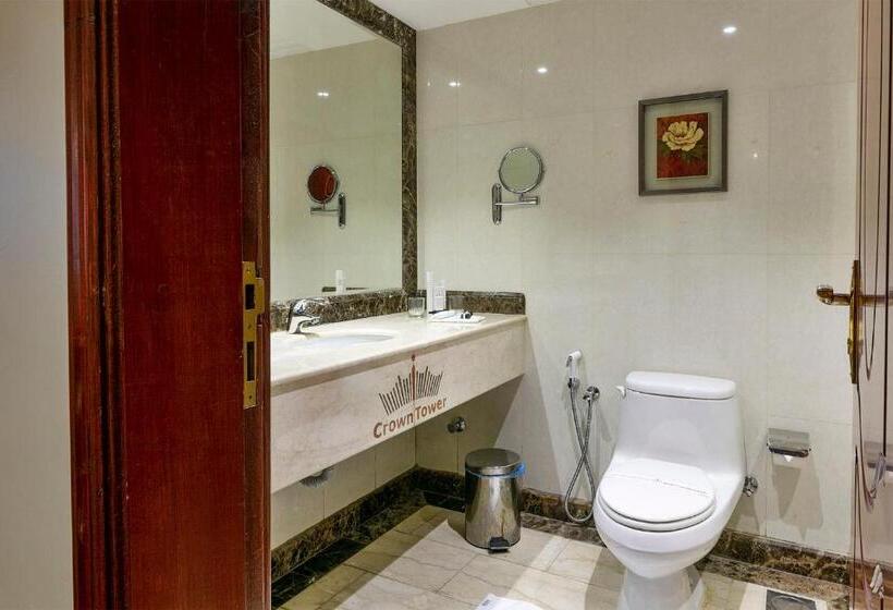 Люкс Deluxe Кровать Кинг, Crown Tower