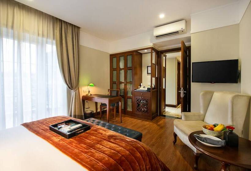 سوییت خانوادگی, La Siesta Classic Ma May