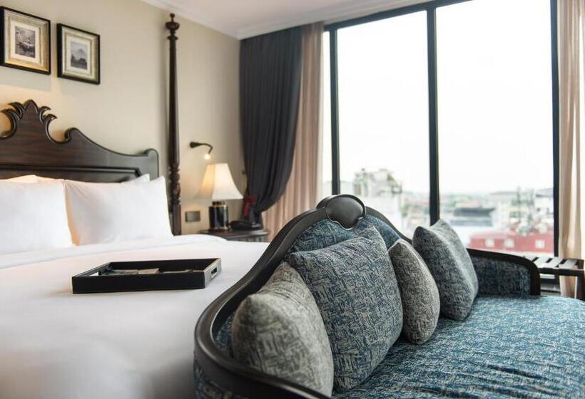 مجموعه ویستا شهر, La Siesta Classic Ma May
