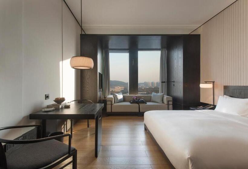 اتاق لوکس با تخت بزرگ, Hyatt Regency Wuhan Optics Valley
