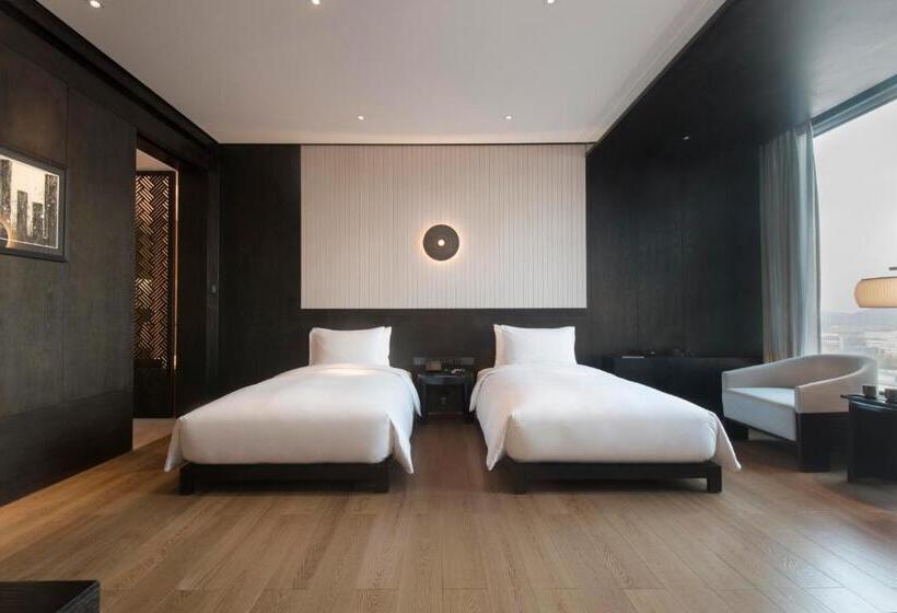 اتاق کلاب, Hyatt Regency Wuhan Optics Valley