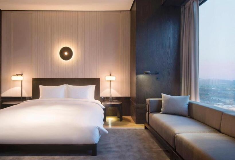 اتاق لوکس با تخت بزرگ, Hyatt Regency Wuhan Optics Valley