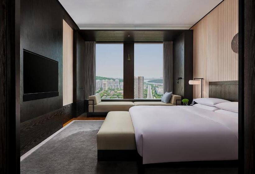 سوییت, Hyatt Regency Wuhan Optics Valley