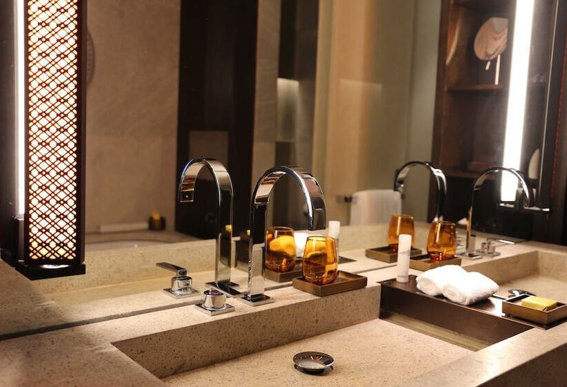 اتاق کلاب, Hyatt Regency Wuhan Optics Valley