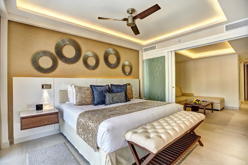 Deluxe Suite Sea View, Royalton Riviera Cancun, An Autograph Collection - All Inclusive Resort & Casino