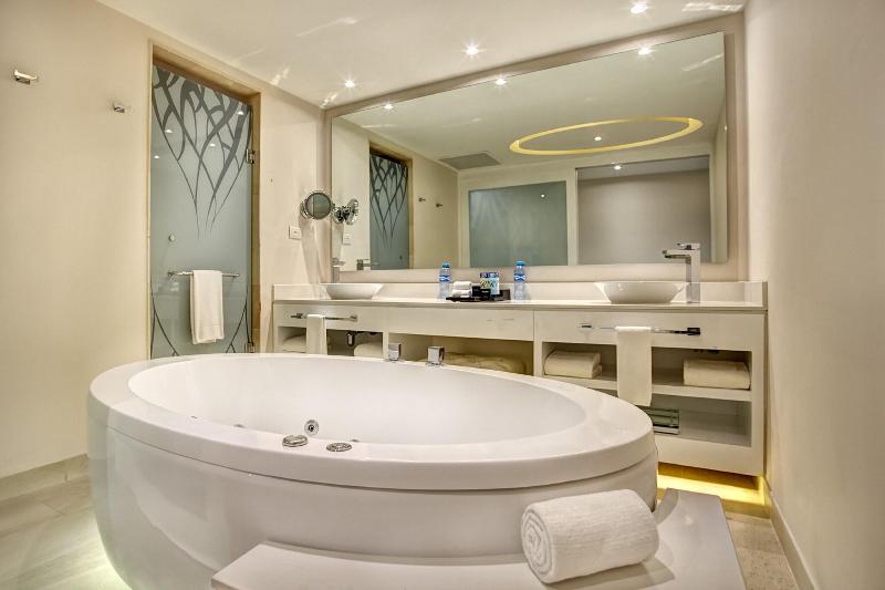 سوئیت کلوب با چشم‌انداز دریا, Royalton Riviera Cancun, An Autograph Collection - All Inclusive Resort & Casino