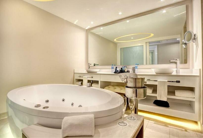 سوییت خانوادگی, Royalton Riviera Cancun, An Autograph Collection - All Inclusive Resort & Casino