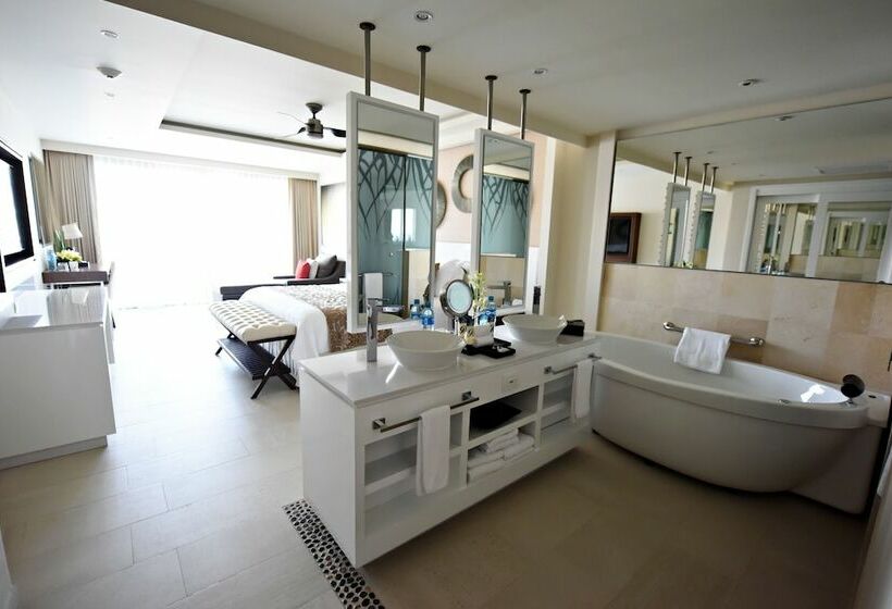 سوییت جونیور لوکس با چشم‌انداز دریا, Royalton Riviera Cancun, An Autograph Collection - All Inclusive Resort & Casino