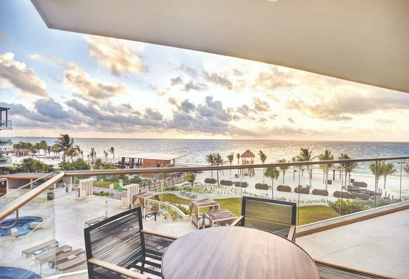 Deluxe Suite Sea View, Royalton Riviera Cancun, An Autograph Collection - All Inclusive Resort & Casino