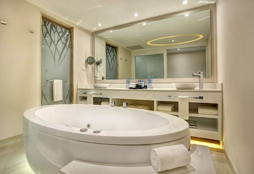 سوئیت دلوکس 2 خوابه, Royalton Riviera Cancun, An Autograph Collection - All Inclusive Resort & Casino