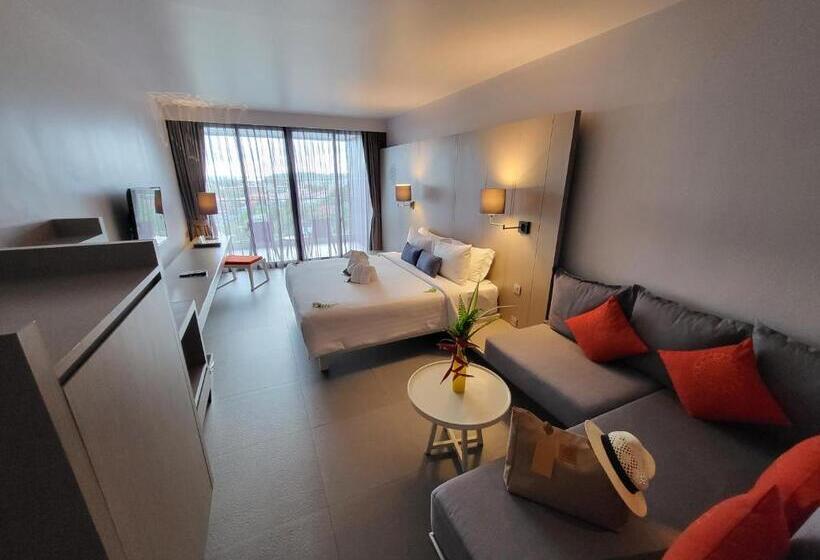 اتاق لوکس با چشم‌انداز دریا, The Yama Hotel Phuket