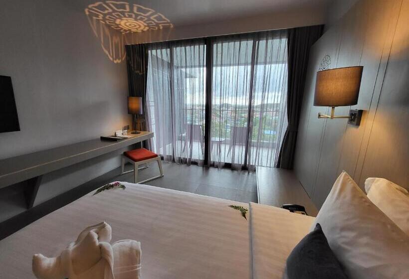 اتاق لوکس با چشم‌انداز دریا, The Yama Hotel Phuket