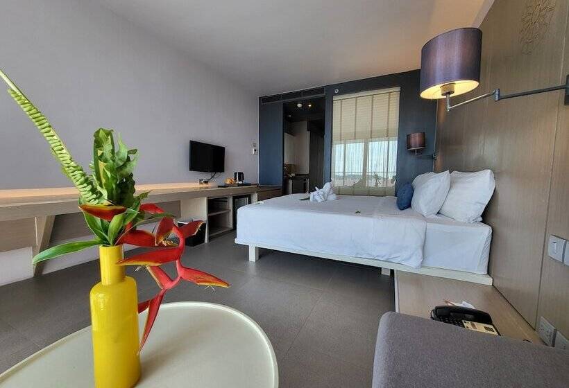 اتاق سوپریور با چشم‌انداز دریا, The Yama Hotel Phuket
