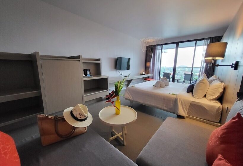 اتاق لوکس با چشم‌انداز دریا, The Yama Hotel Phuket