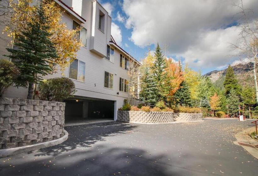 آپارتمان 2 خوابه, Ski In Ski Out Squaw Valley Lodge Slopeside Townhome